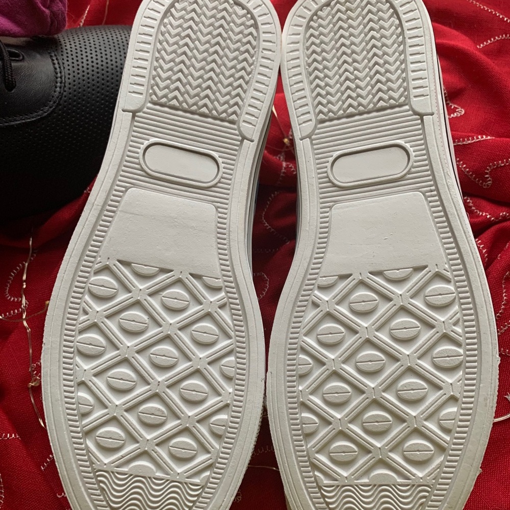 Chuck Taylor-like NIB Sneakers 6  white red blu - Picture 7 of 7